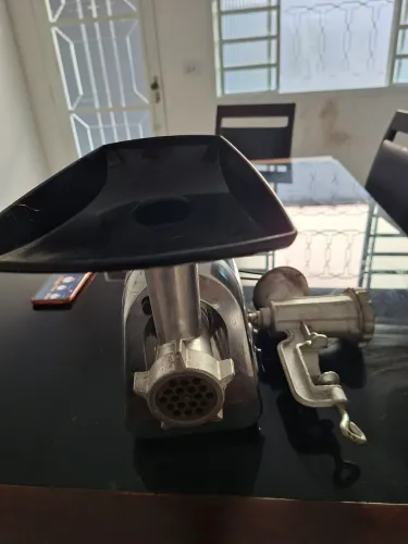 Moedor de carne elétrico