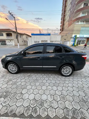 Fiat Grand Siena Essence Dual. 1.6 Flex 16V 2013