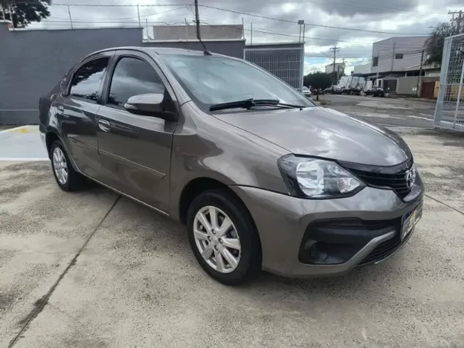 Toyota Etios X Plus Sedan 1.5 Flex 16V 4P Mec. 2020