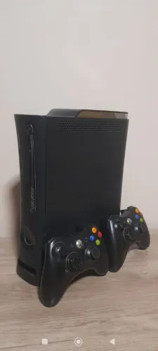 Vendo 2 Xbox 360 desbloqueados com defeito no leitor