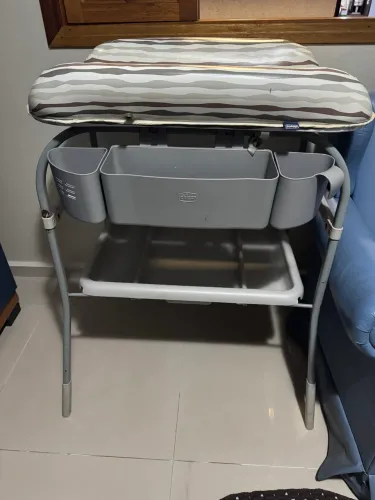 Poltrona e trocador de bebê