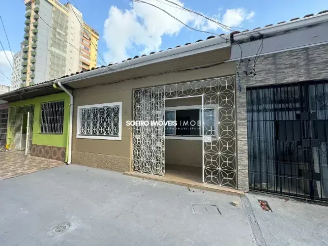 Casa em Alameda na Quintino Bocaiúva