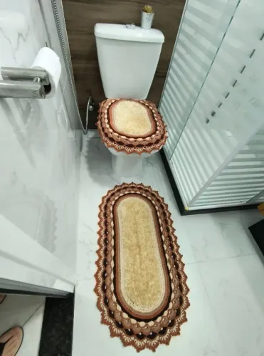 Jogo de tapetes para banheiro em crochê