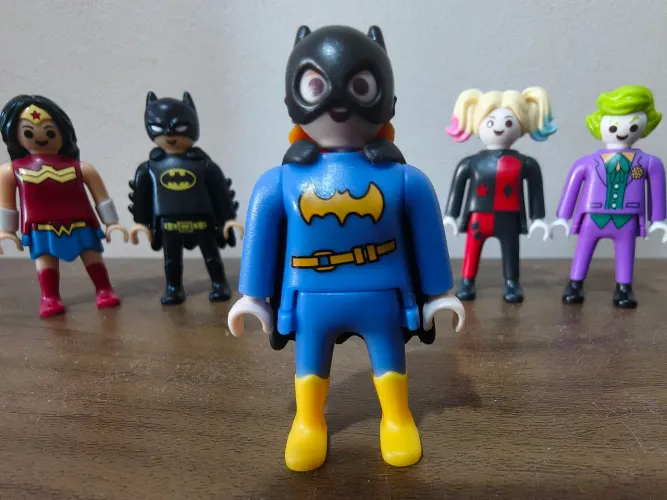 2 Personagens surpresa Kinder ovo DC
