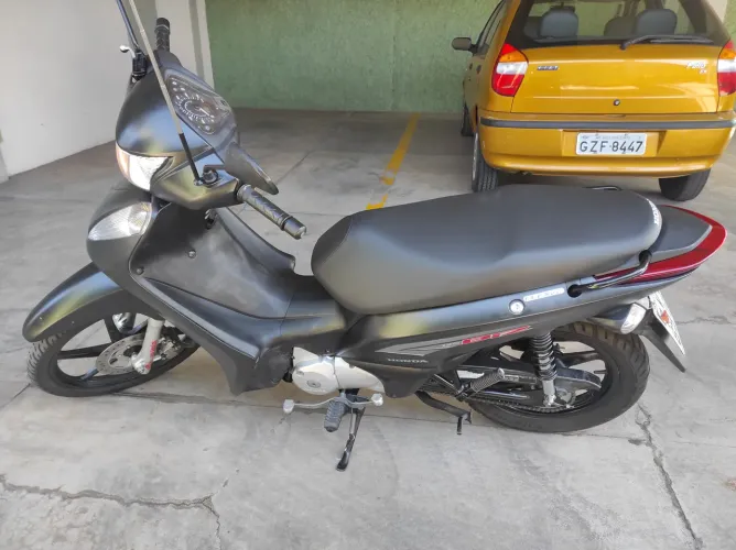 Honda Biz 125 EX em excelente estado