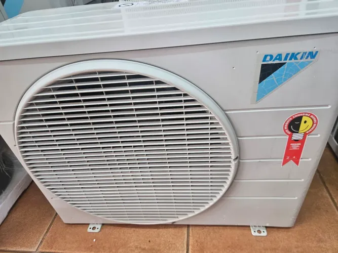 Ar condicionado 9 mil btus inverter seminovo daikin