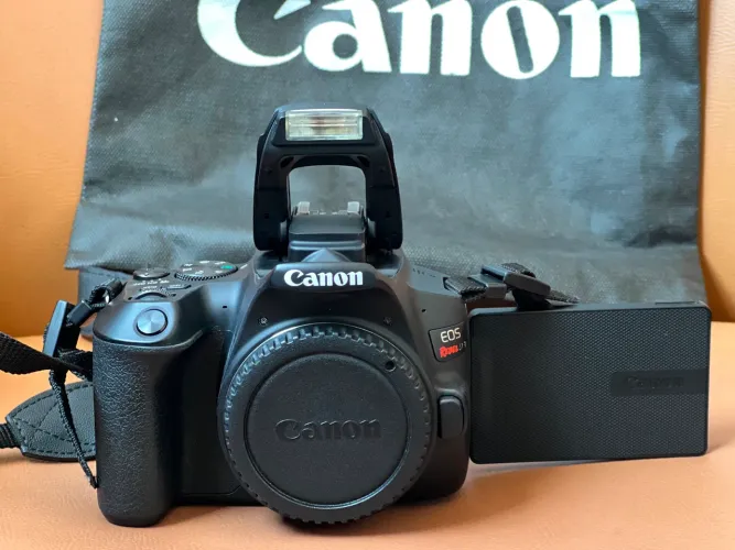 Canon SL3 (22k Cliques) + Lente 50mm + Lente 18-55mm - Circuito Novo e Revisada na Canon