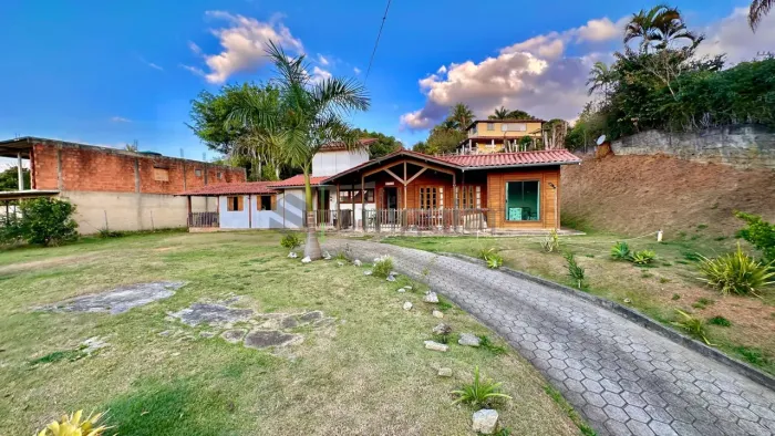 Granja em condomínio fechado em Simão Pereira  apenas 15 km de Juiz de Fora