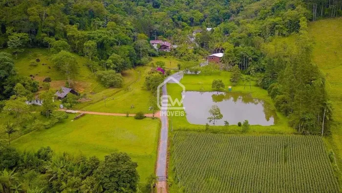 Sítio Para Investimento Hoteleiro com Área Total de 380.257,51m² em Timbó, SC