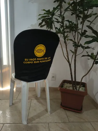 Capas personalizadas para encosto de cadeiras.
