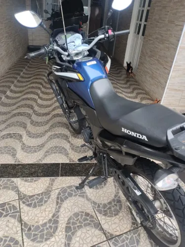 Moto comprada na Honda mesmo peguei ela com 14.820 na Honda me falaram que eu sou o segudo