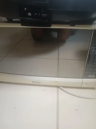 Micro-ondas para consertar ou retirar peças 