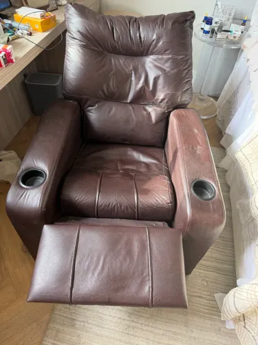 Poltrona Reclinável Home Theater com Porta-Copos - Marrom