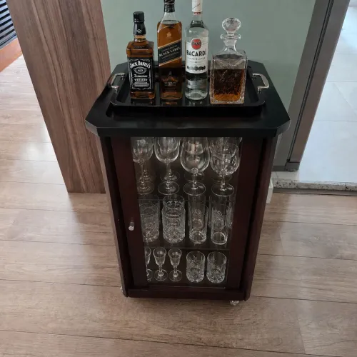 Cristaleira madeira com vidro