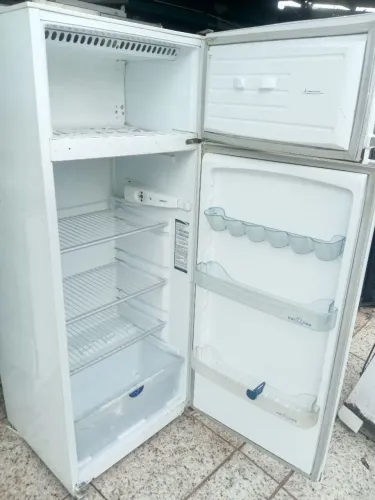 Geladeira Dako 320 litros