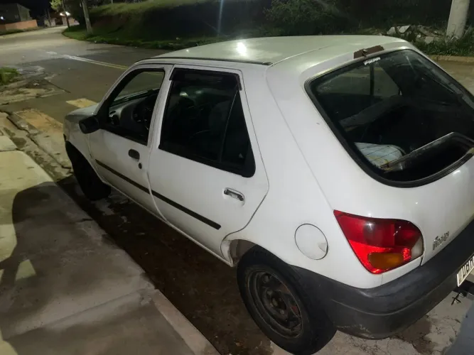 Ford Fiesta GL 1.0 3P 2000