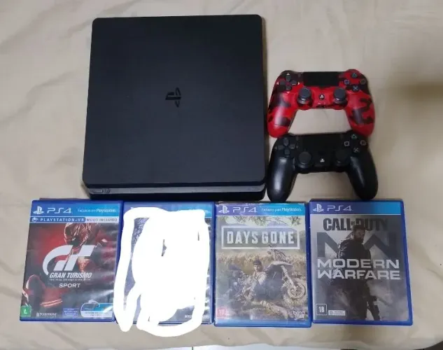 PS4 slim 1TBb com 3 jogos e 2 controles