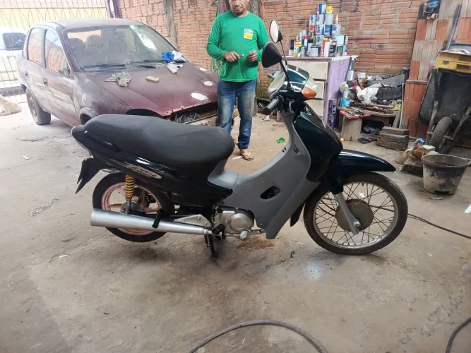 Bis 100 ano 2005