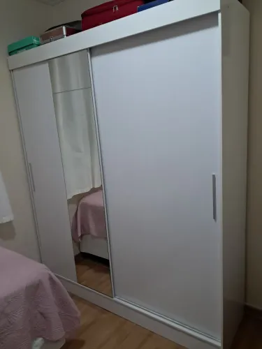 OFERTA RELÂMPAGO - GUARDA ROUPA