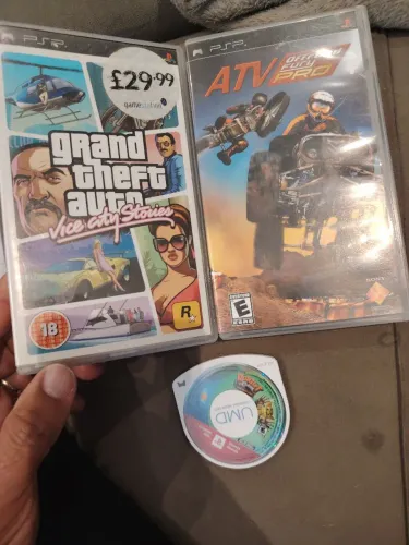JOGOS ORIGINAIS PSP seminovos perfeitos Gta vice City 180 reais 