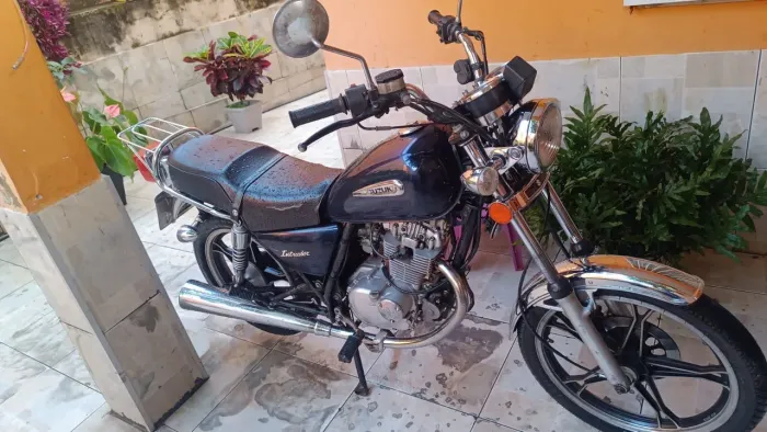 MOTOCICLETA ÓTIMO ESTADO