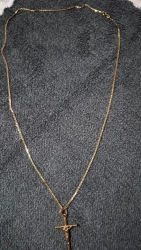 Cordão de ouro 18k masculino com pingente.