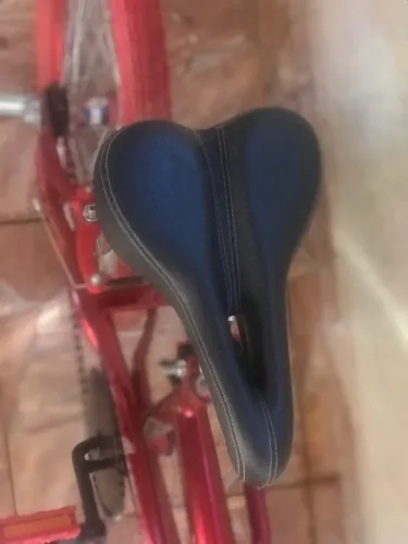 Bicicleta absolute Cross vermelha em sem uso algum