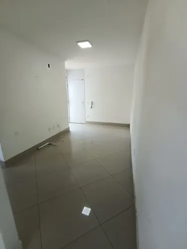 Apart. 4º Andar, Não paga caução, energia taxada, Água incluso -