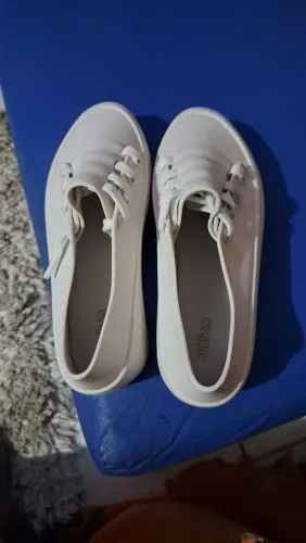 Vendo este lindo Tênis da Melissa 