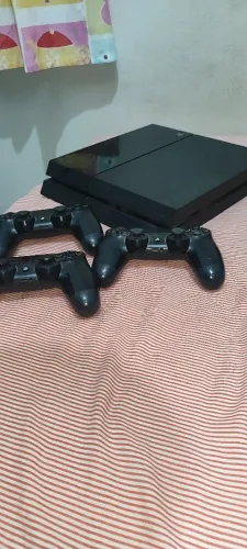 Ps4 slim 500gb. Está com problema que não liga