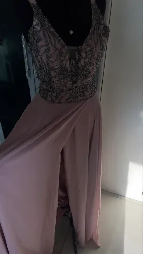 Vestido novo veste 42 só 200,00