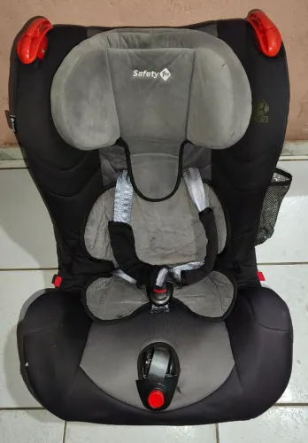 Cadeira de automóvel infantil peso máximo 15kg valor negociável