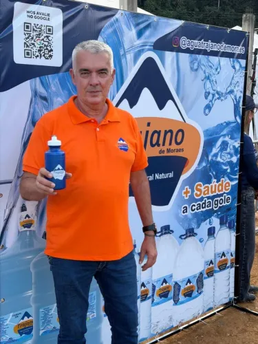 Distribuição de água com exclusividade da marca Trajano de Moraes.