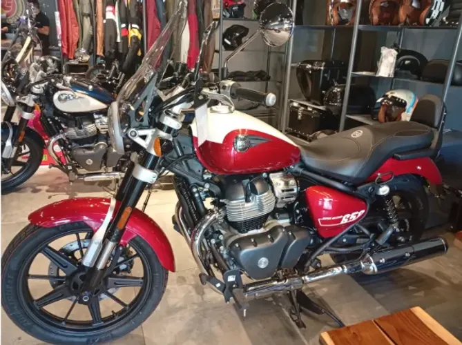 ROYAL ENFIELD - SUPER METEOR 650cc CELESTIAL | 2025