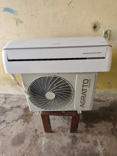Ar condicionado 18 mil BTUs semi novo