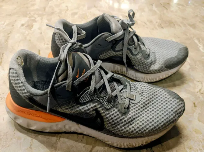 TENIS NIKE RENEW TAMANHO 41/42