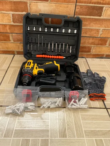 Parafusadeira/Furadeira Brushless Sem Fio + 2 Baterias + Kit Completo