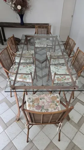 Mesa de 6 lugares de vidro/ferro c/ 6 cadeiras estilo bali de ferro/bambu da Artefacto
