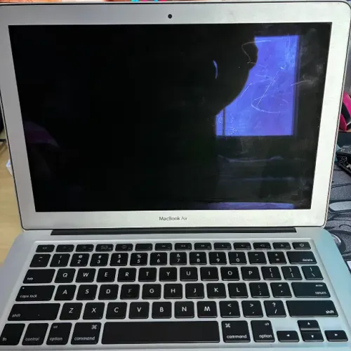MacBook Air 13" 2011 COM DEFEITO NA PLACA - Não Liga - Para Peças/Conserto