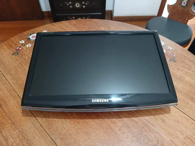 Monitor / TV de 20 polegadas