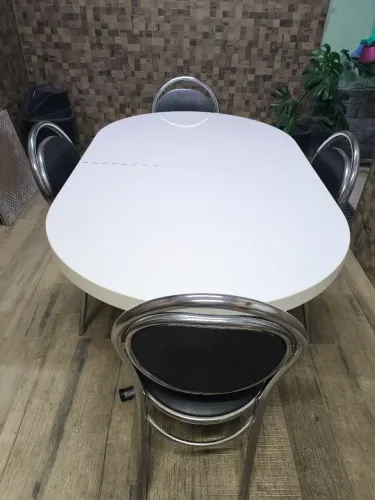 Jogo de mesa em madeira com pé inox + 4 cadeira em inox nova
