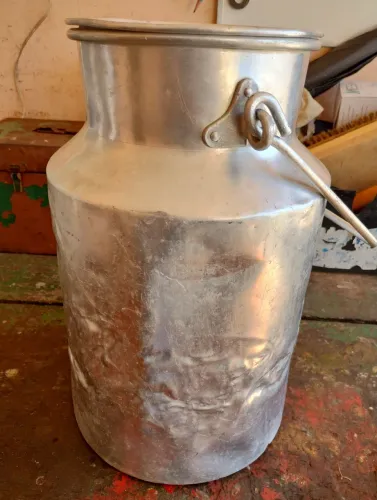 TARRO DE LEITE 10L ANTIGO ALUMÍNIO RESISTENTE