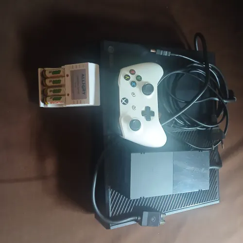 XBOX ONE + KIT CARREGADOR DE PILHA