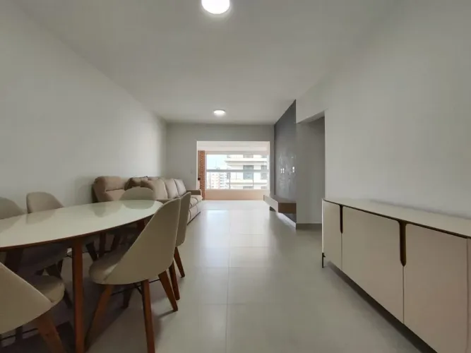 Apartamento 3 dormitórios sendo 2 suítes, fica mobiliado. Guilhermina