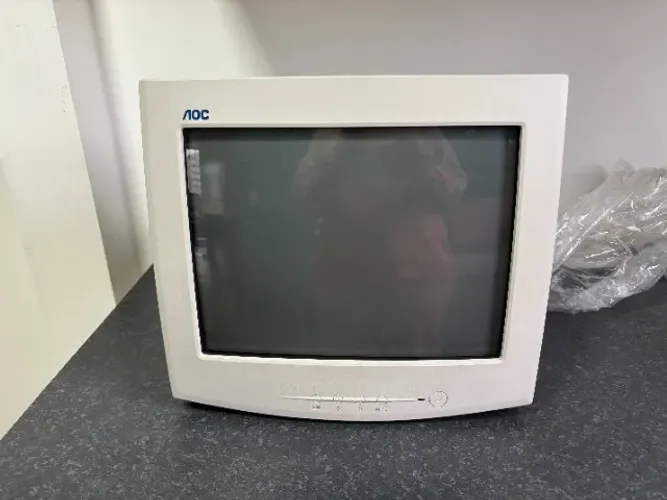 Monitor Vintage CRT AOC CT500G 15? (Tubo)