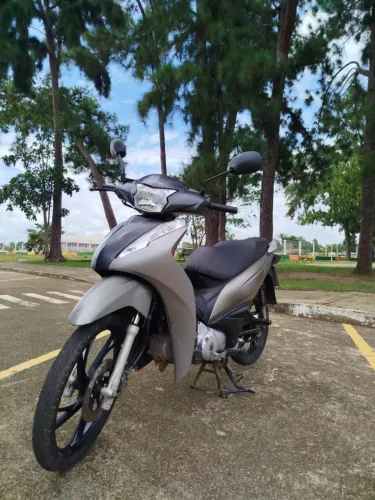 Vendo moto biz top de linha completa em dias 