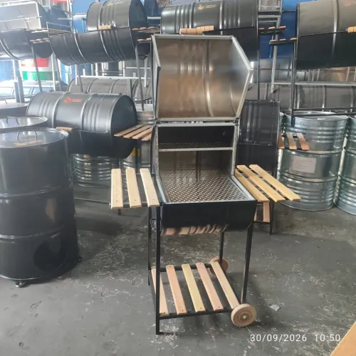 Churrasqueira de meio tambor resistente e pronta entrega para o final de semana