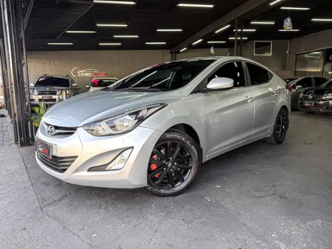 Hyundai Elantra GLS 2.0 16V Flex Aut. 2014