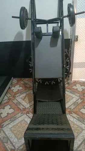 Agachamento hack - gym home