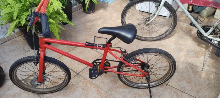 Bicicleta retrô BMX 